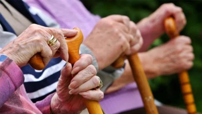 بوعرادة: فريق متنقل يعزز الرعاية الصحية والغذائية لكبار السن