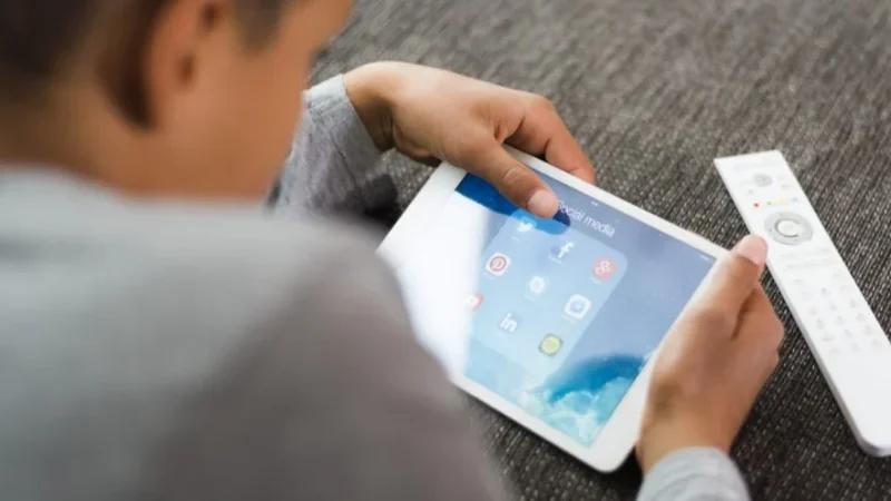 منظمة حماية أطفال المتوسط تدعو لحظر وسائل التواصل الاجتماعي عن الأطفال