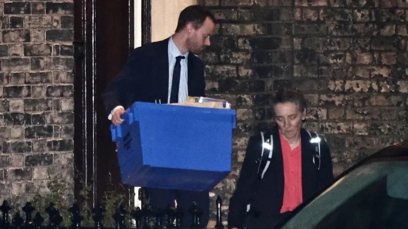 بيل وهيلاري كلينتون يطالبان بجلسة استجواب علنية بشأن علاقتهما بإبستين