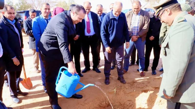 تطاوين: وزير البيئة يُعطي إشارة انطلاق مشروع الحزام الأخضر