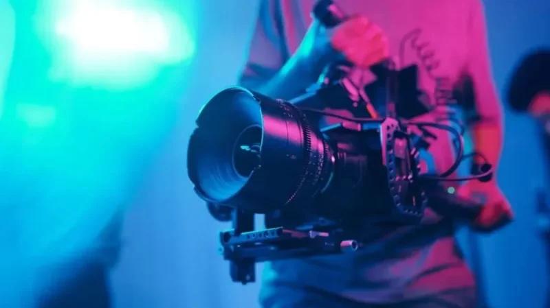 'بلوغرز' و'تيكتوكرز' مصر ممنوعون من المشاركة في أي عمل فني