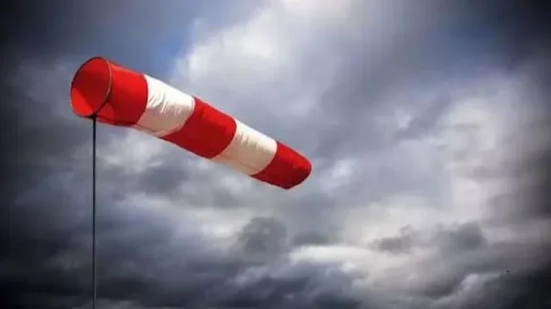 تصل إلى 100 كلم/س.. تحذير من رياح قوية جدّا