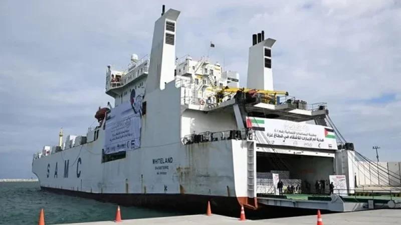 مُحمّلة بأطنان من المساعدات.. 'أم الإمارات' تُبحر نحو غزّة