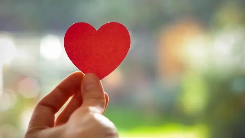 وداعاً لأسطورة 'الحب الأول والأخير': كم مرة يطرق الحب بابنا ؟