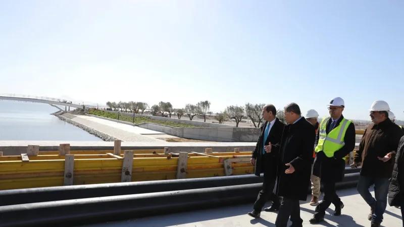 وزير التجهيز والإسكان يتابع تقدم أشغال مشروع تقسيم 'درّة البحيرة 2'