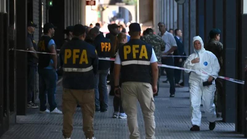 انفجار طرد مشبوه في كلية للشرطة في بوينوس أيرس