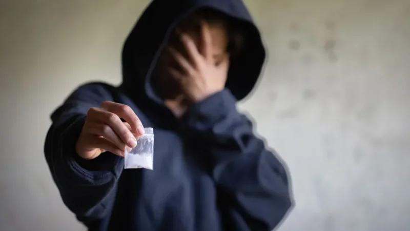 مقترح قانون: المؤبد للمعتدين على الأطفال ومروجي المخدرات في المدارس