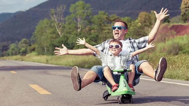 اللعب ليس للأطفال فقط: دراسة تدعو البالغين إلى استعادة المرح!