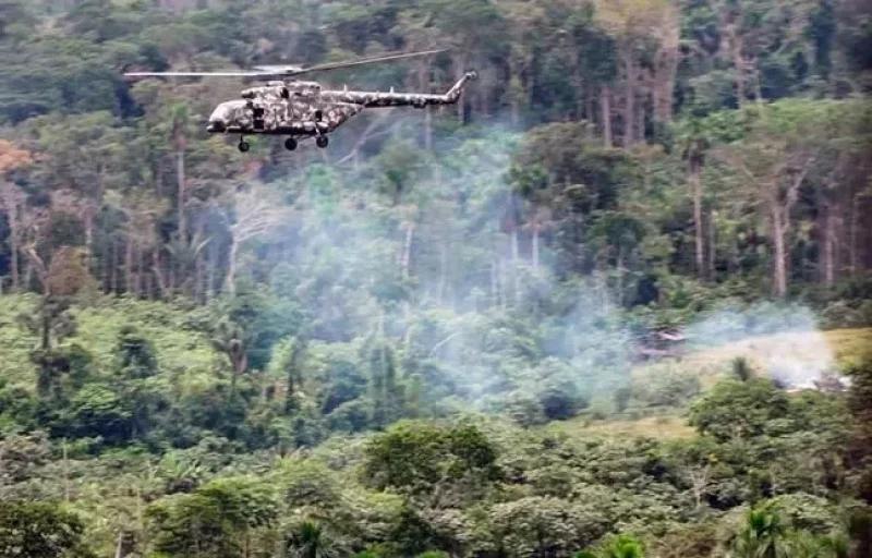 Crash d’un hélicoptère militaire au Pérou: le seul survivant, un chien