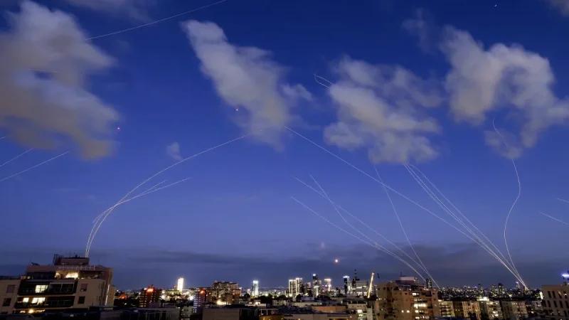 جيش الاحتلال ينفذ ضربات جديدة على منصات صواريخ إيرانية