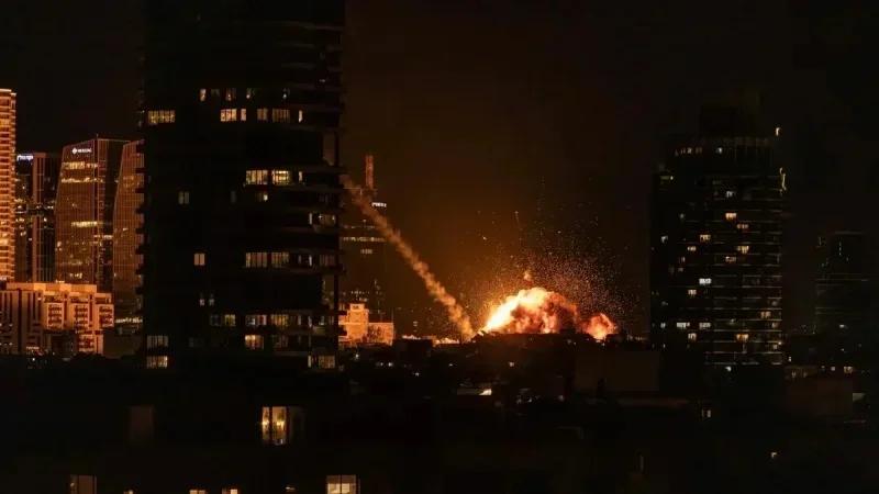 De fortes explosions entendues à Tel-Aviv