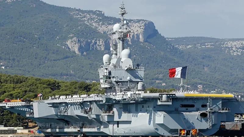 فرنسا ترسل حاملة الطائرات 'شارل ديغول' إلى شرق المتوسط