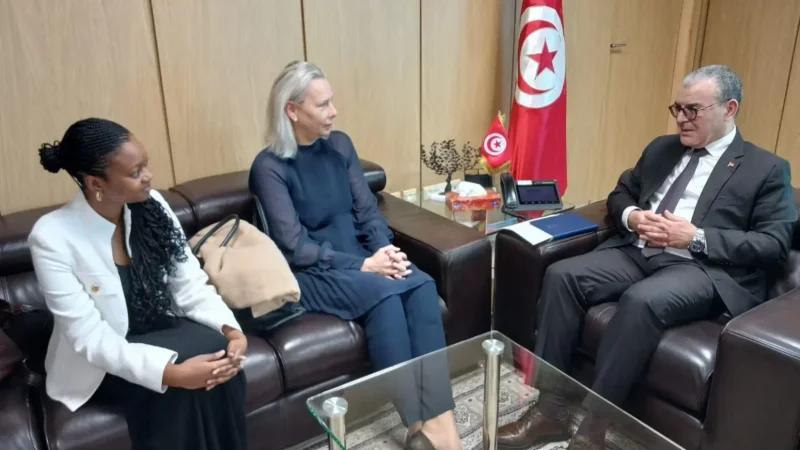 وزير الإقتصاد يلتقي المنسقة الإقليمية لمؤسسة الدعم القانوني الإفريقي