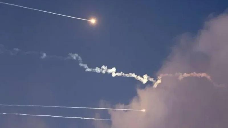 Les Emirats arabes unis visés par 17 missiles et 35 drones iraniens