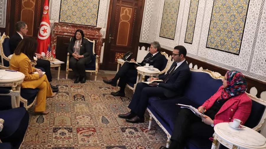 السفير الأمريكي يؤكد استعداد بلاده دعم تونس لدى المؤسسات المانحة