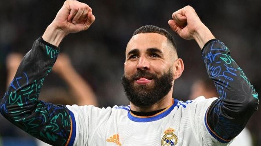بنزيمة يوافق على التجديد مع ريال مدريد