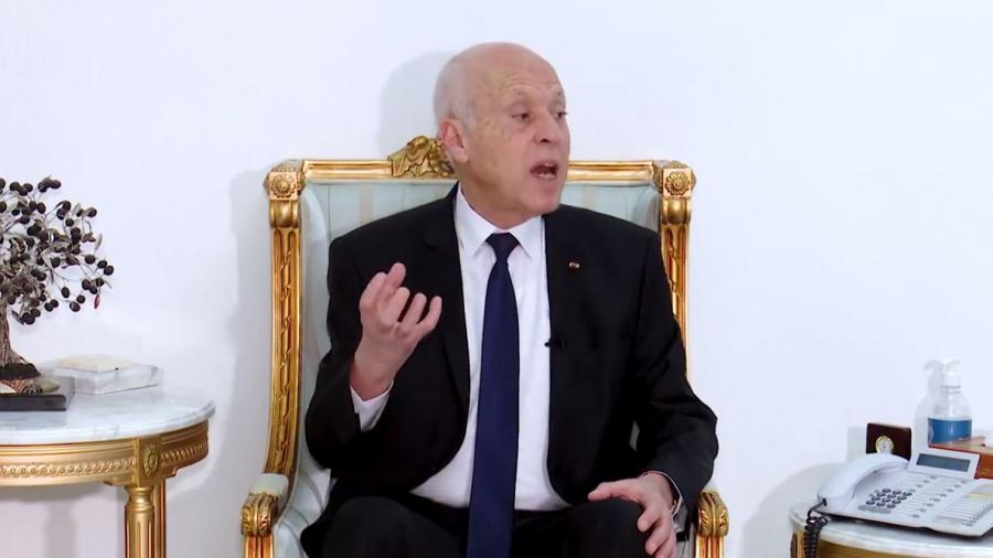 تونس: الرئيس سعيّد يكشف موعد انتخابات المجالس المحلية.. ويُعلن عن مشروع لمُراجعة تعيينات العشرية الأخيرة (فيديو)