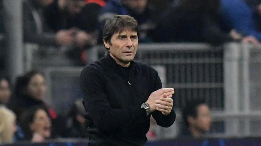 L'entraîneur de Tottenham Antonio Conte quitte son poste