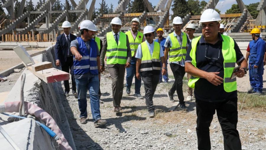 Deguiche s'enquiert de l'avancement des travaux au stade d'El Menzah