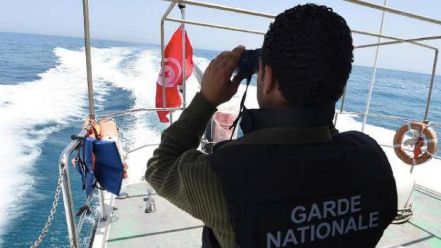 Des migrants tentent d’agresser des agents de la Garde maritime