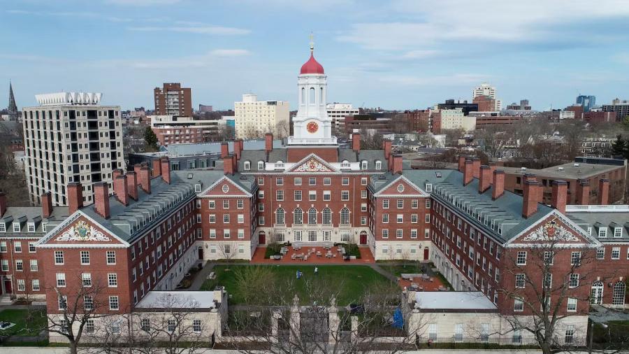 Un responsable de Harvard accusé de trafic d’organes