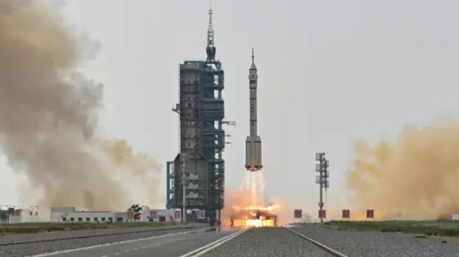 Chine: Premier astronaute civil dans l'espace