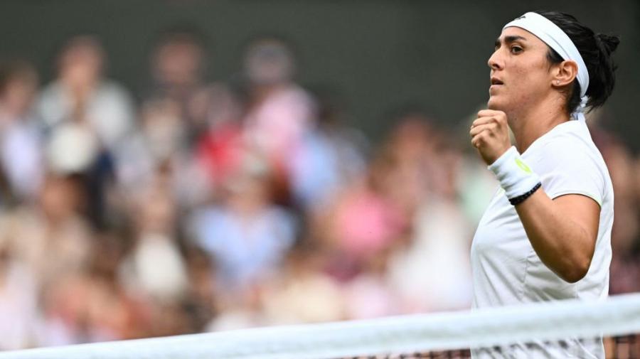 Wimbledon: Ons Jabeur prend sa revanche et passe au dernier carré