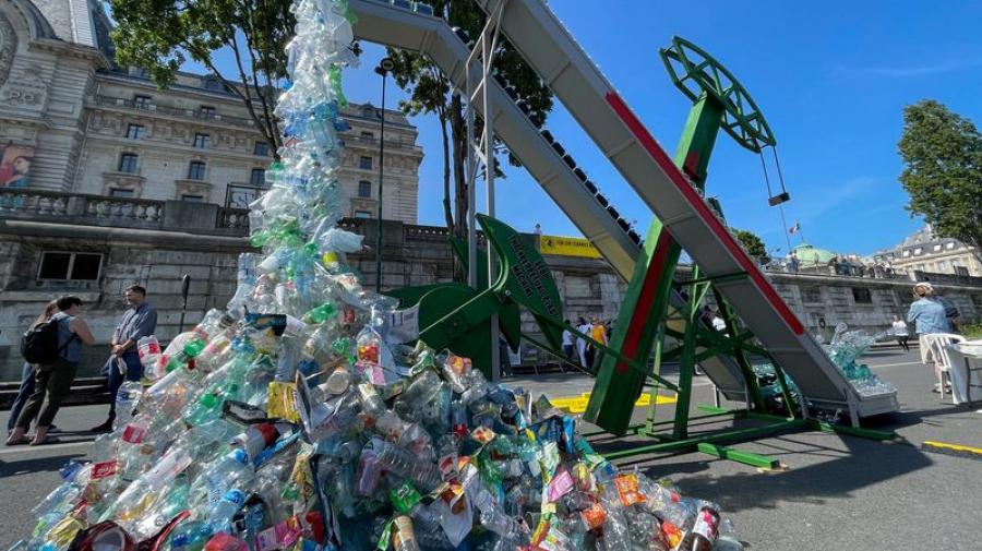 Réunion à Paris sur le traité mondial contre la pollution plastique