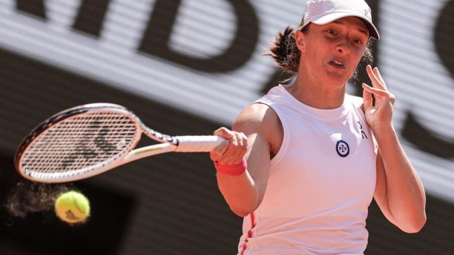 Roland-Garros: Iga Swiatek rejoint Haddad Maia en demi-finale