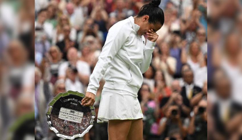 Wimbledon — Ons Jabeur perd en finale face à Vondrousova (6-4 et 6-4): La malédiction !