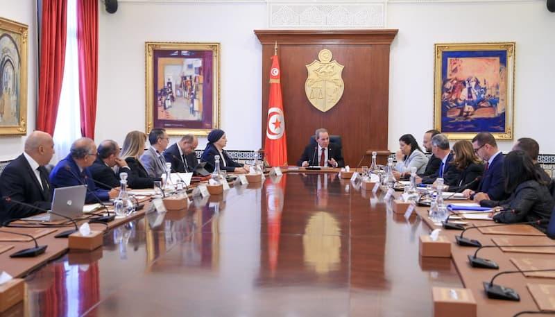 Tunisia-Media: Shems Fm file on government table