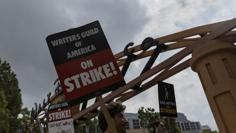 Hollywood writers union allows strike to end