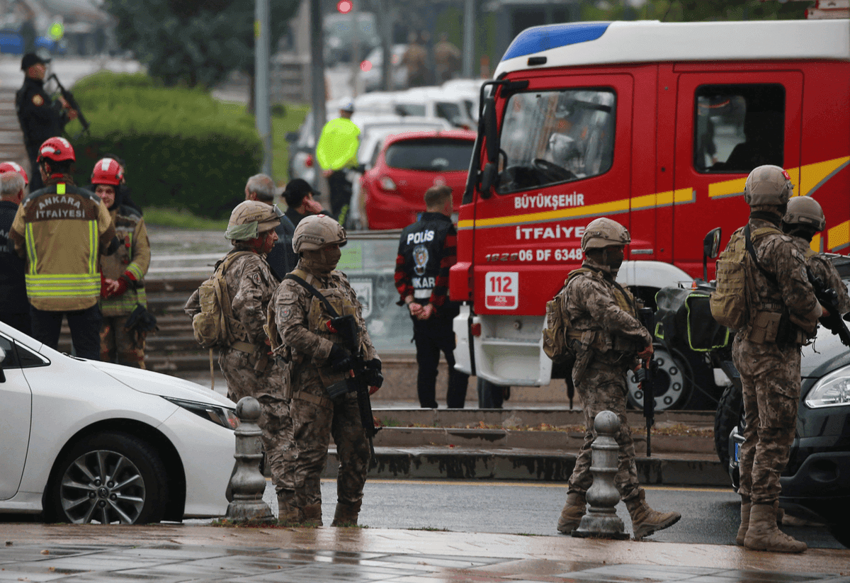 Terrorists carry out bomb attack near government building in Ankara