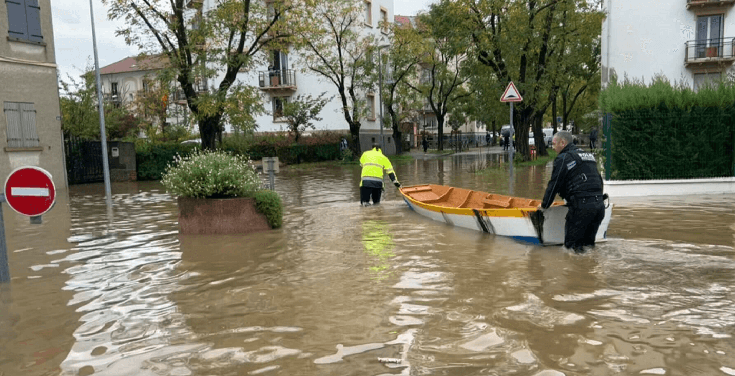 France  placed six departments under red alert for flooding due to  heavy rains