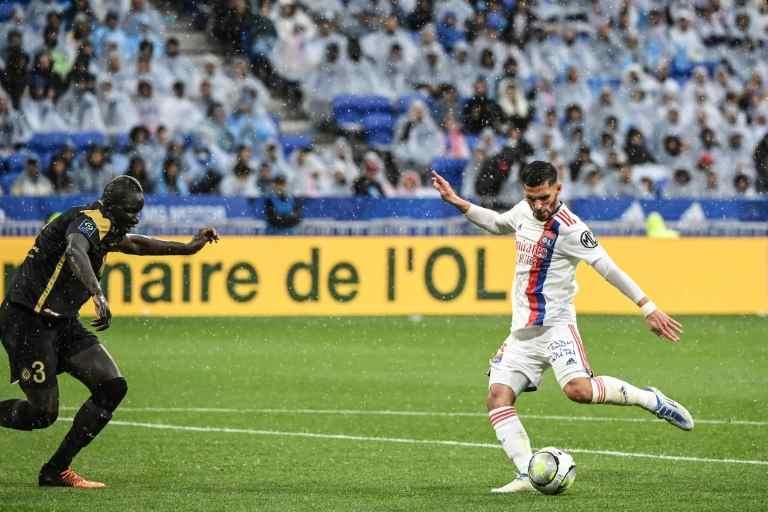 Foot: Houssem Aouar signe à l’AS Rome