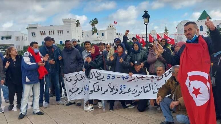 تنسيقية عمال الحضائر تدعو إلى إحداث لجنة صلب رئاسة الجمهورية تُعنى بملف عمال الحضائر