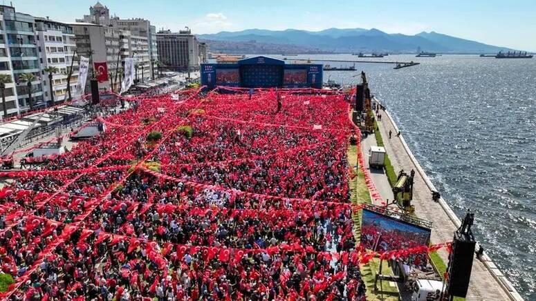 استعراض حشود بتركيا.. أردوغان ومنافسه يلوحان بالجماهيرvideo