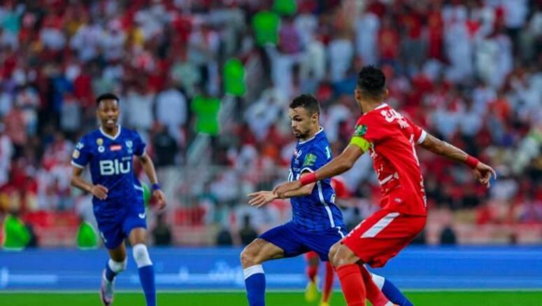 الهلال يتوج بلقب كأس ملك السعودية للمرة العاشرة في تاريخهvideo