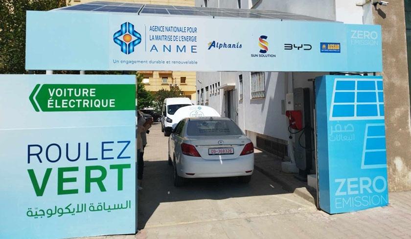 Tunisie - Inauguration de la première ombrière solaire pour recharger des véhicules électriques