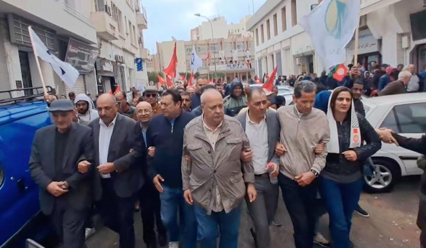 L'UGTT manifeste à Sfax en soutien aux syndicalistes arrêtés