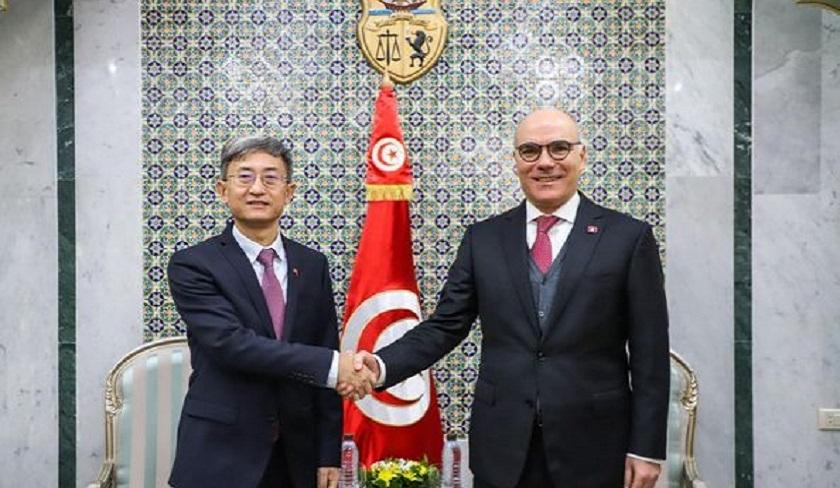 Le ministre chinois des Affaires étrangères en visite en Tunisie