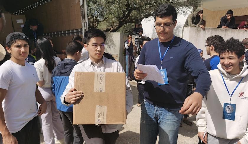 De jeunes diplomates chinois et des élèves tunisiens distribuent des aides à l'occasion du ramadan