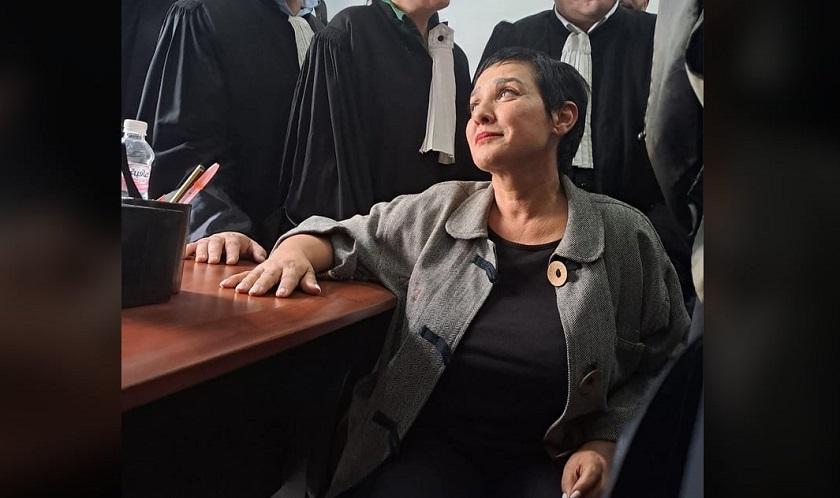 Photo du jour : la tête haute de Sonia Dahmani