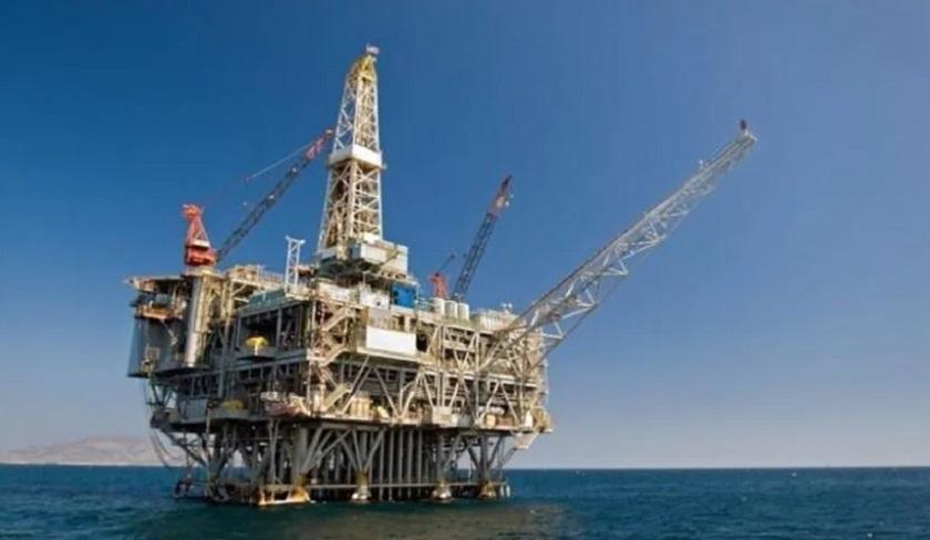 Une plateforme pétrolière s'échoue sur la plage d'El Haouichat à Bizerte