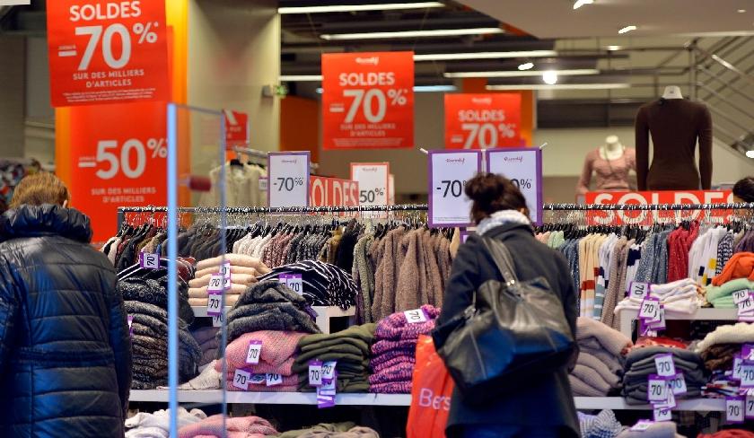 Prêt-à-porter : l'affluence sur les produits soldés est faible