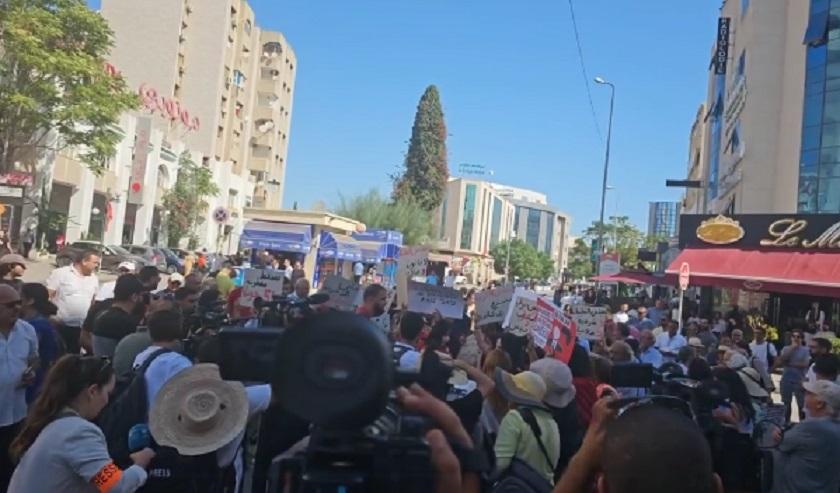 Manifestation au Bardo contre le projet amendant la loi électorale