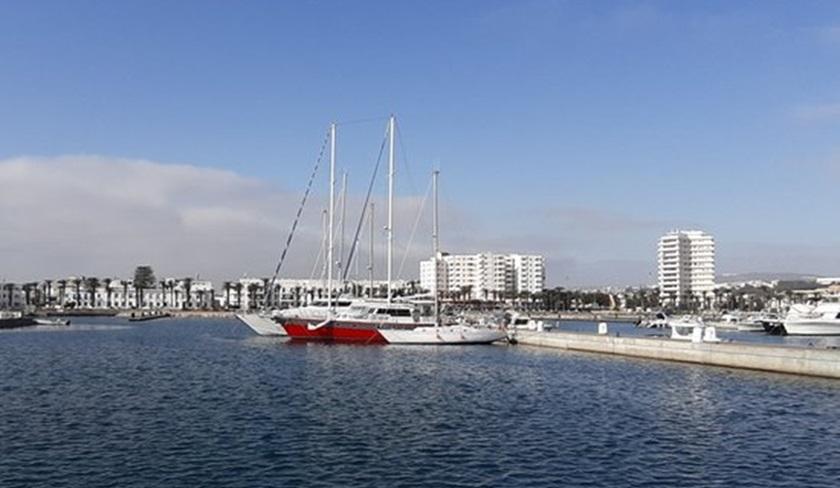 Le yacht d'un homme d'affaires heurte le quai du port de Bizerte
