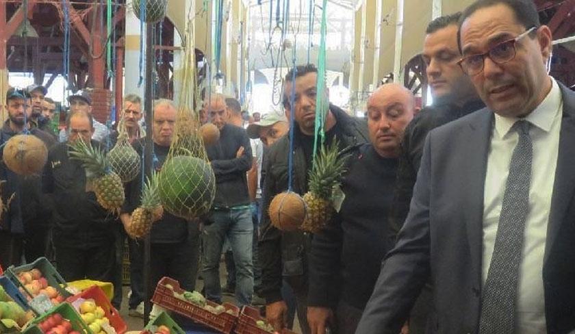 En vidéo : le gouverneur de Tunis débusque les pommes de terre au marché central