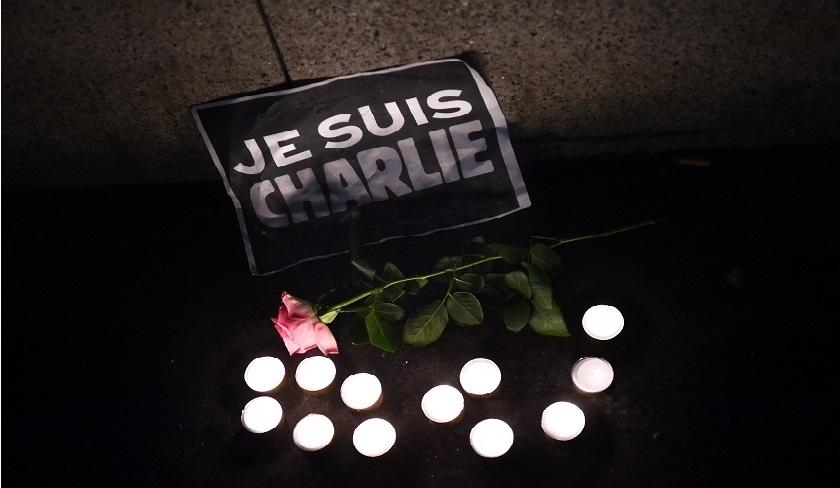 Dix ans après l'attaque, Charlie Hebdo rend hommage aux victimes et continue de résister