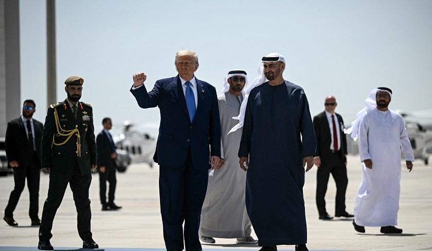 « Je vous aime trop ! » : Trump encense les princes du Golfe